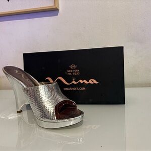 Vintage Nina Shoes Women's Metallic Silver Mules
